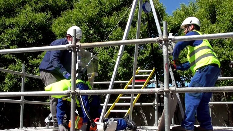 Rescate en Espacios Confinados: Técnicas y Protocolos Esenciales