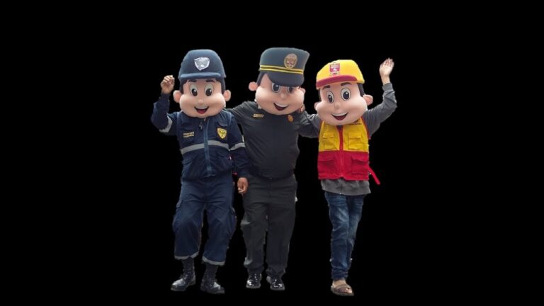 Polic&iacute;a promoviendo la paz y la mediaci&oacute;n