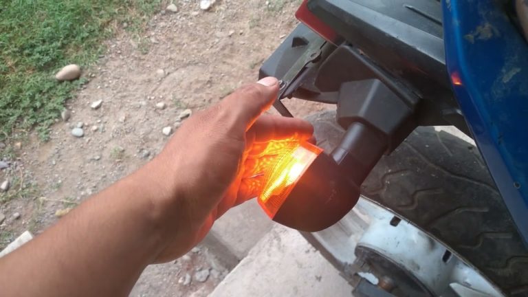 ¡Soluciones rápidas para reparar el guiño de tu moto!